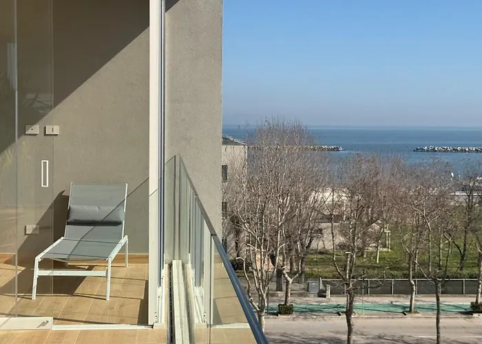 Cn003 - Cesenatico, Bilocale Fronte Mare Con Terrazzo Panoramico *